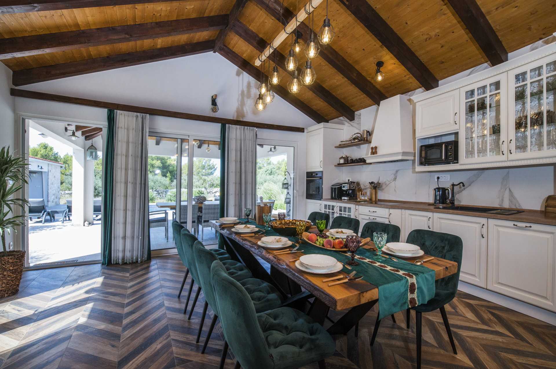 Villa Vaiana with Pool