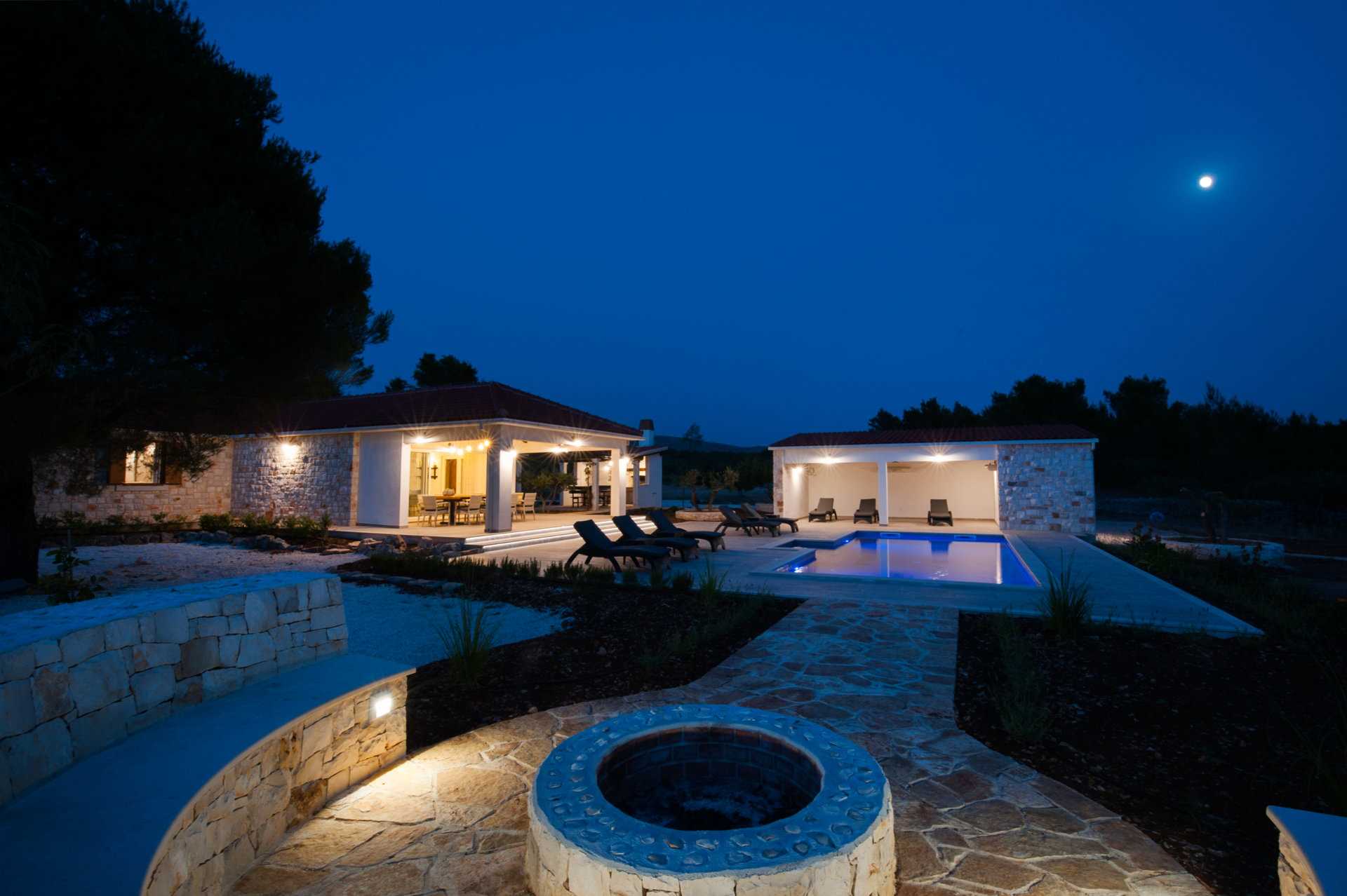 Villa Vaiana with Pool