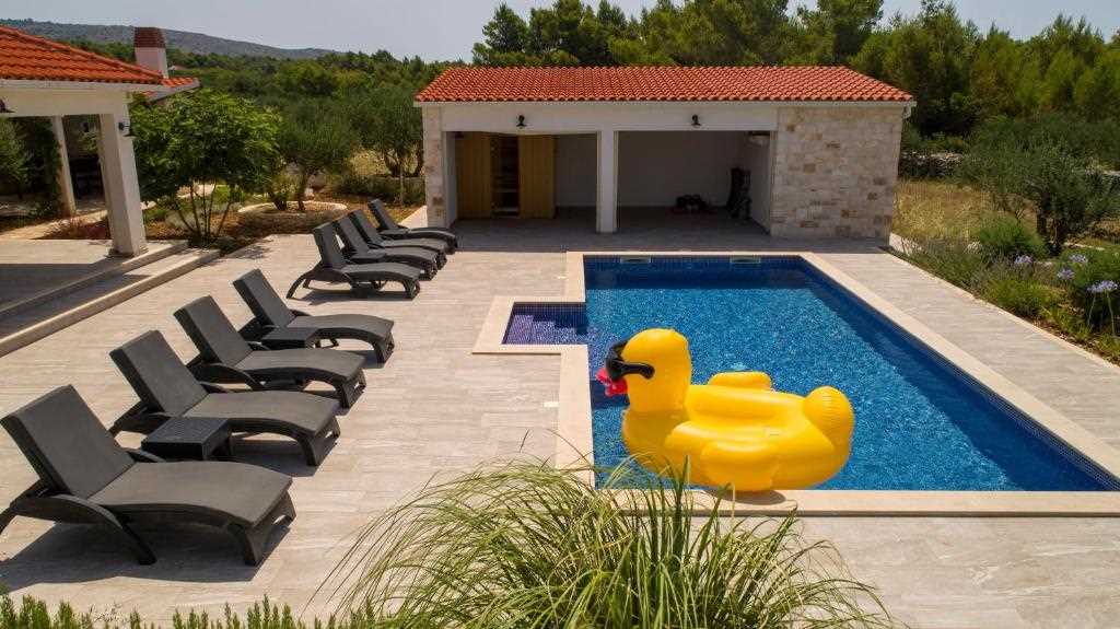 Villa Vaiana with Pool