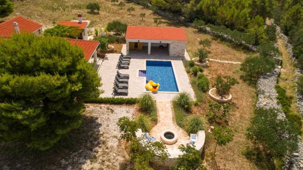 Villa Vaiana with Pool