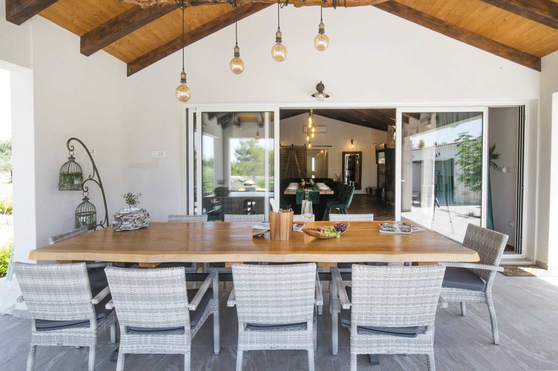 Villa Vaiana with Pool