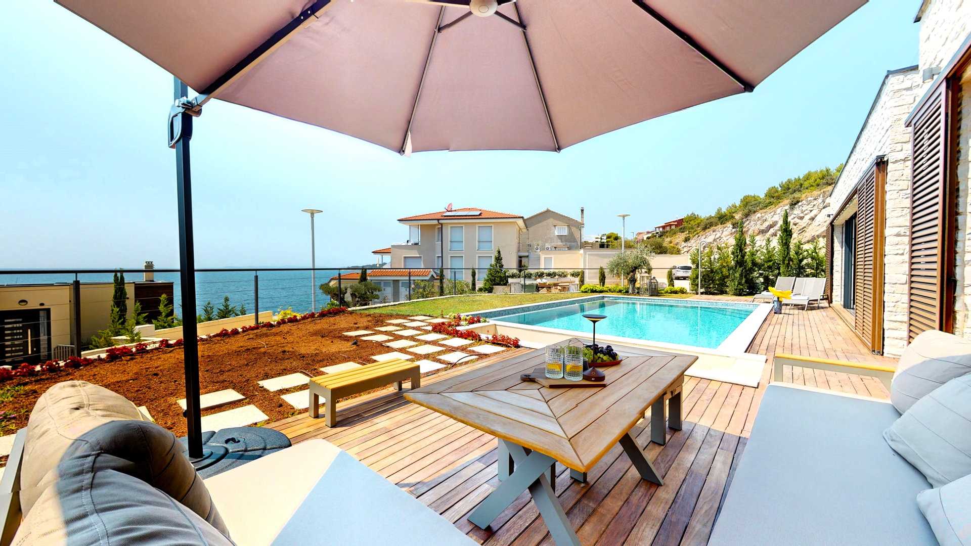 Villa Flora Mare V with Pool