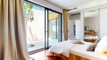 Modern Seaside Villa with Pool in Primošten