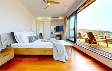 Modern Seaside Villa with Pool in Primošten