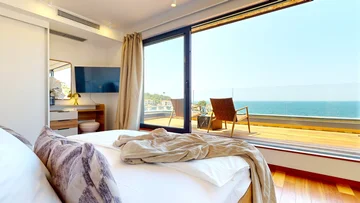 Modern Seaside Villa with Pool in Primošten