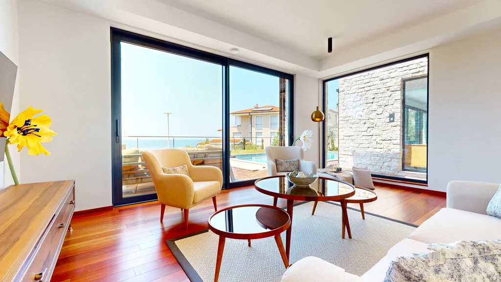 Modern Seaside Villa with Pool in Primošten