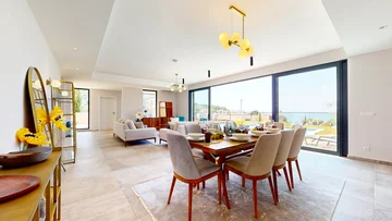 Modern Seaside Villa with Pool in Primošten