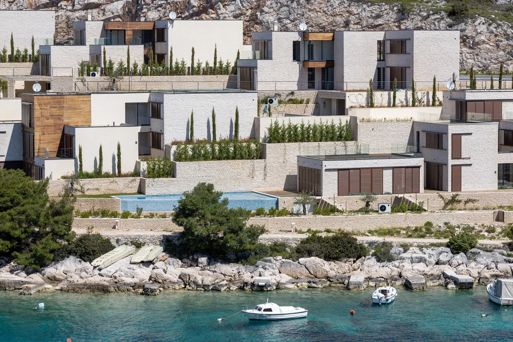 Modern Seaside Villa with Pool in Primošten