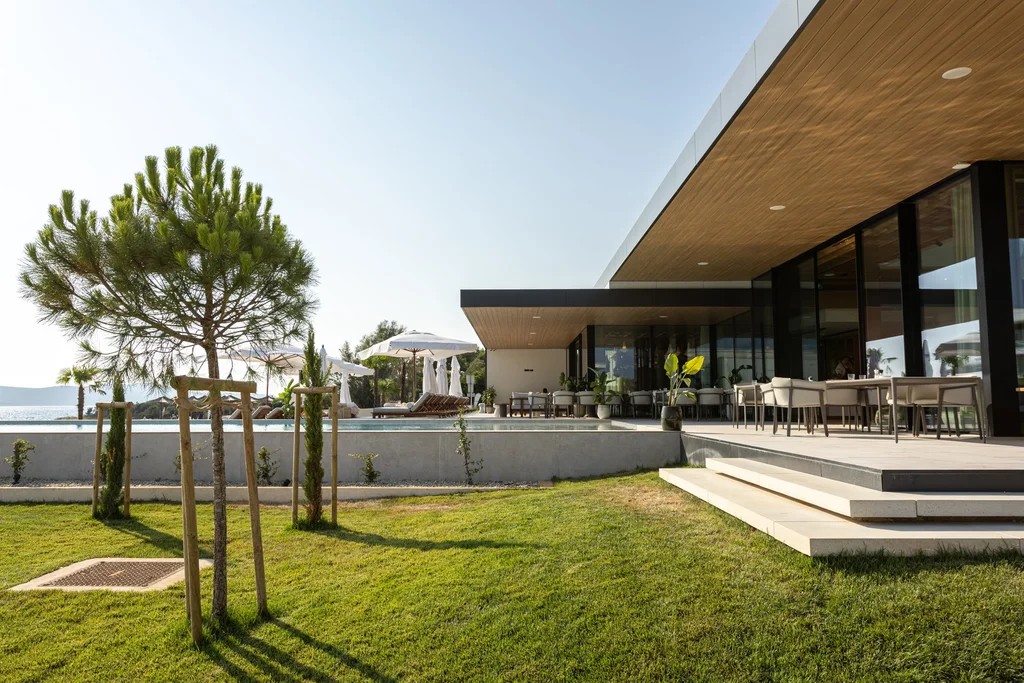 Modern Seaside Villa with Pool in Ugljan