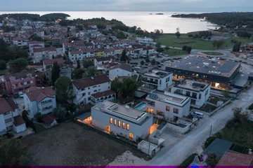 Modern Pool Villa Retreat in Funtana