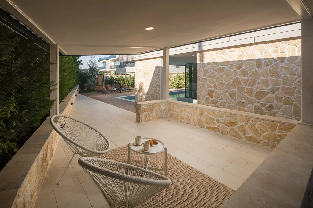 Modern Pool Villa Retreat in Funtana