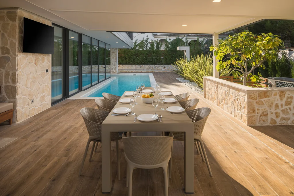 Modern Pool Villa Retreat in Funtana