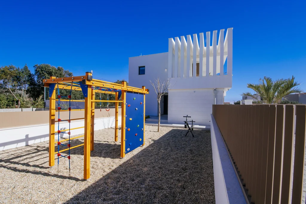 Modern Family Villa with Pool near Zadar