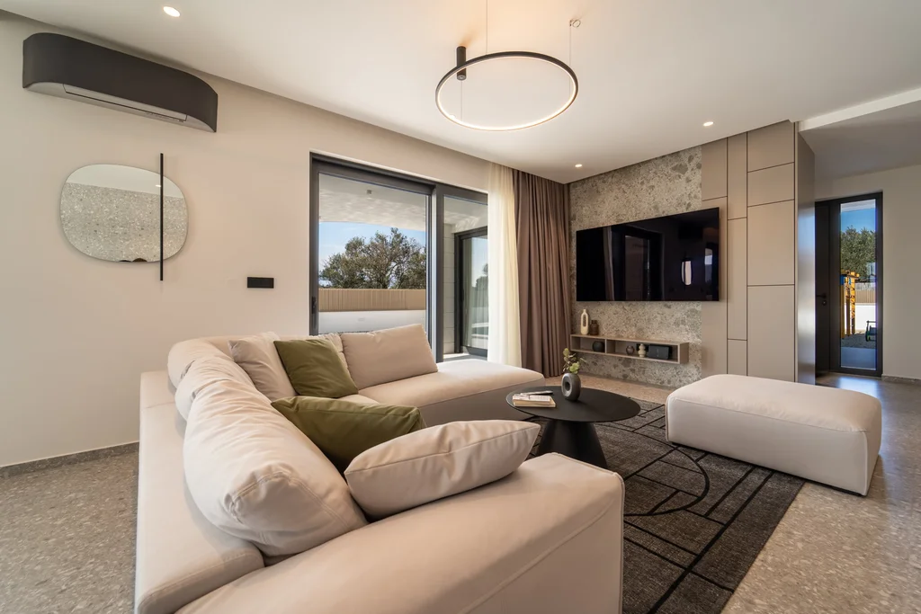 Modern Family Villa with Pool near Zadar