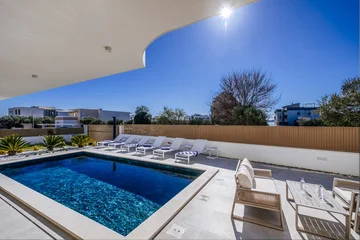 Modern Family Villa with Pool near Zadar