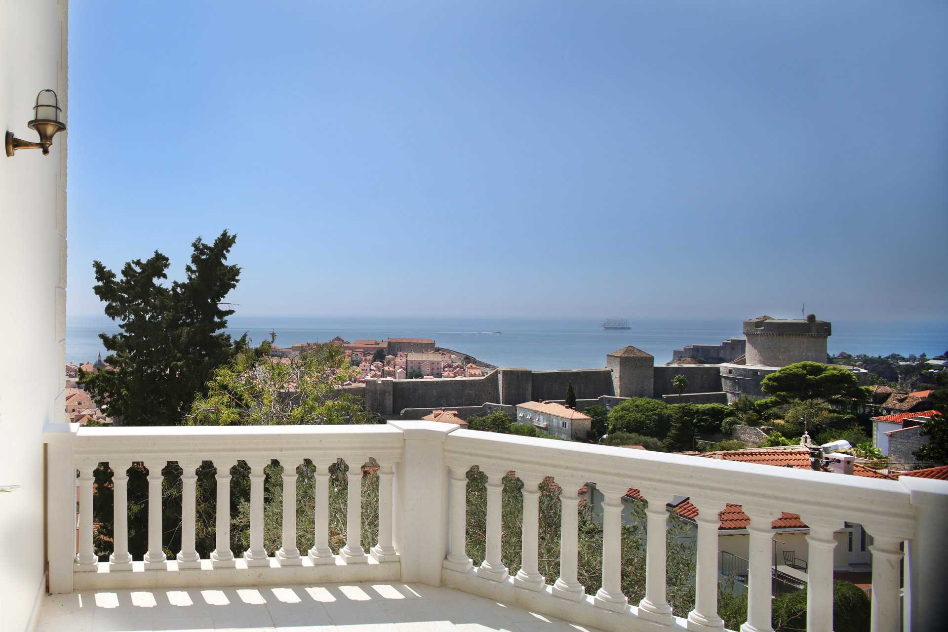 Villa Del Capitano with Pool
