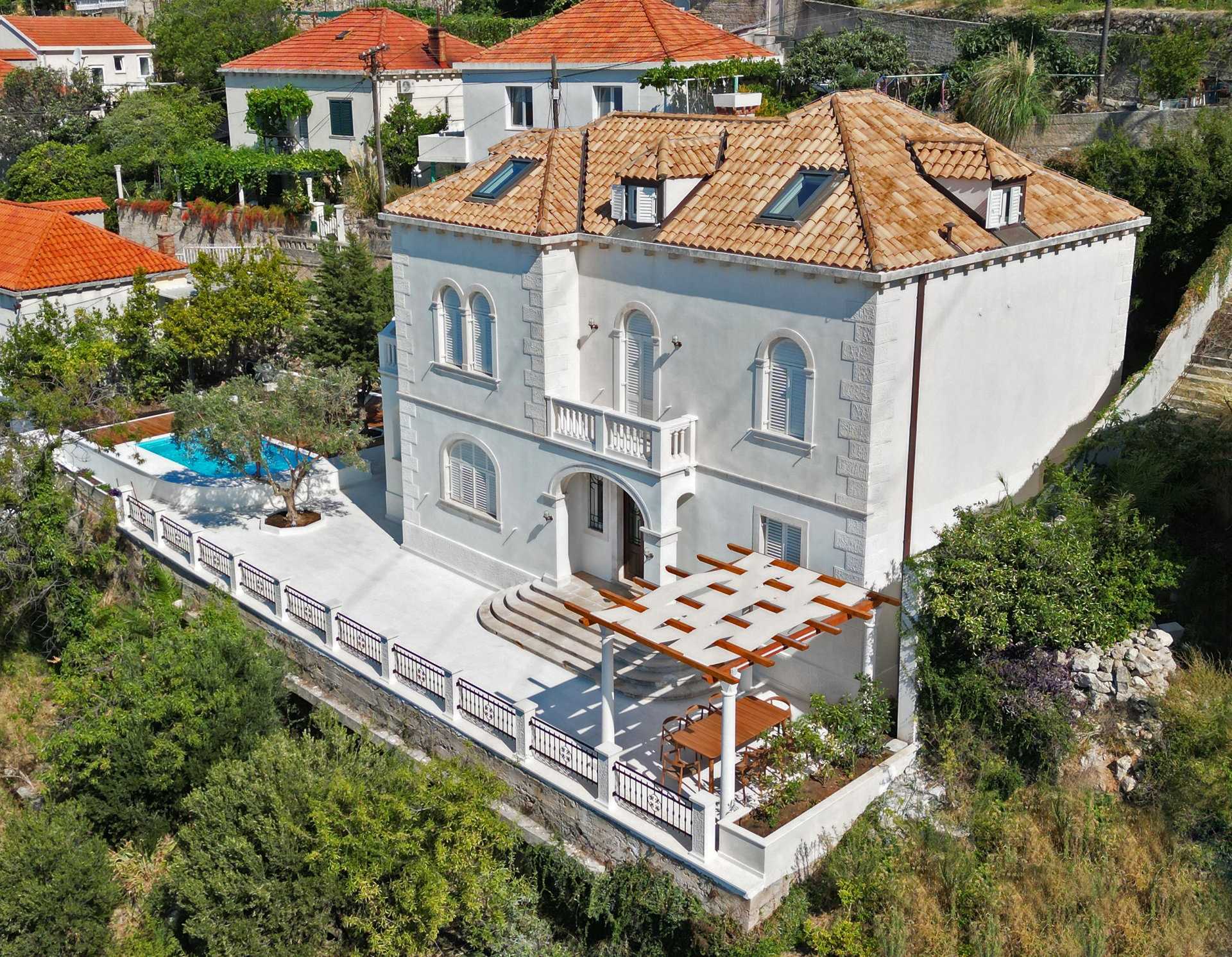 Villa Del Capitano with Pool