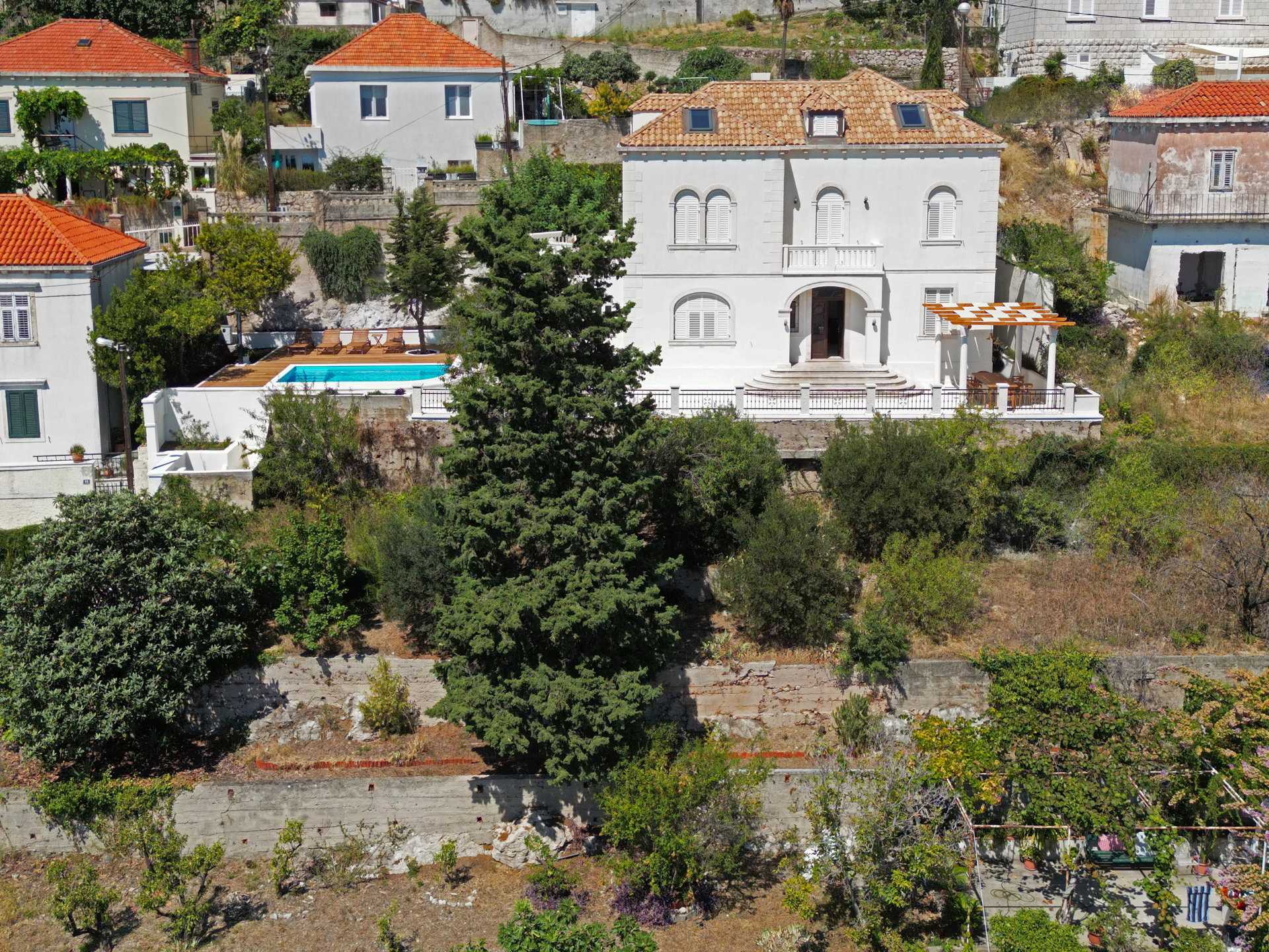 Villa Del Capitano with Pool