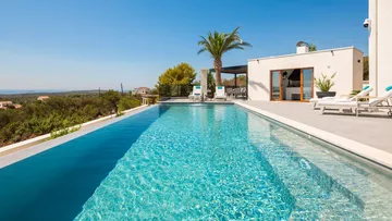 Modern Villa Retreat with Heated Pool in Rogoznica