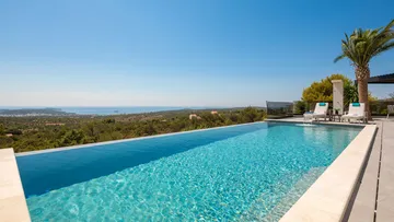 Modern Villa Retreat with Heated Pool in Rogoznica