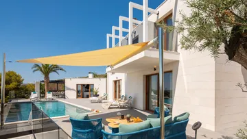 Modern Villa Retreat with Heated Pool in Rogoznica