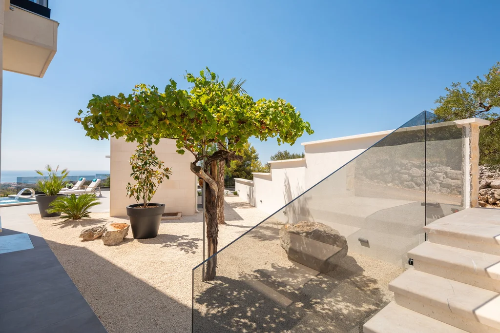 Modern Villa Retreat with Heated Pool in Rogoznica