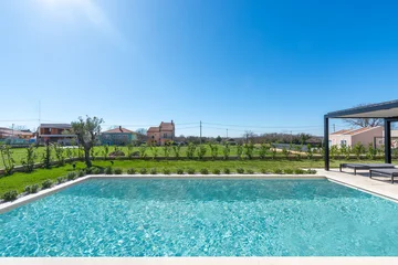 Modern Villa With Pool and Garden in Krnica