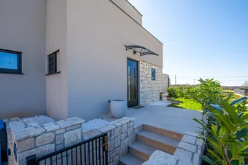 Modern Villa With Pool and Garden in Krnica