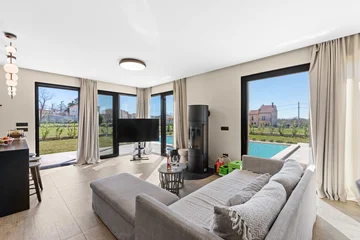 Modern Villa With Pool and Garden in Krnica