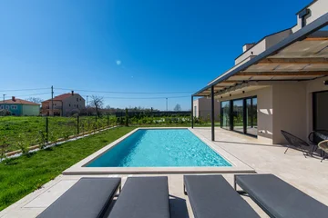 Contemporary Villa with Pool in Krnica