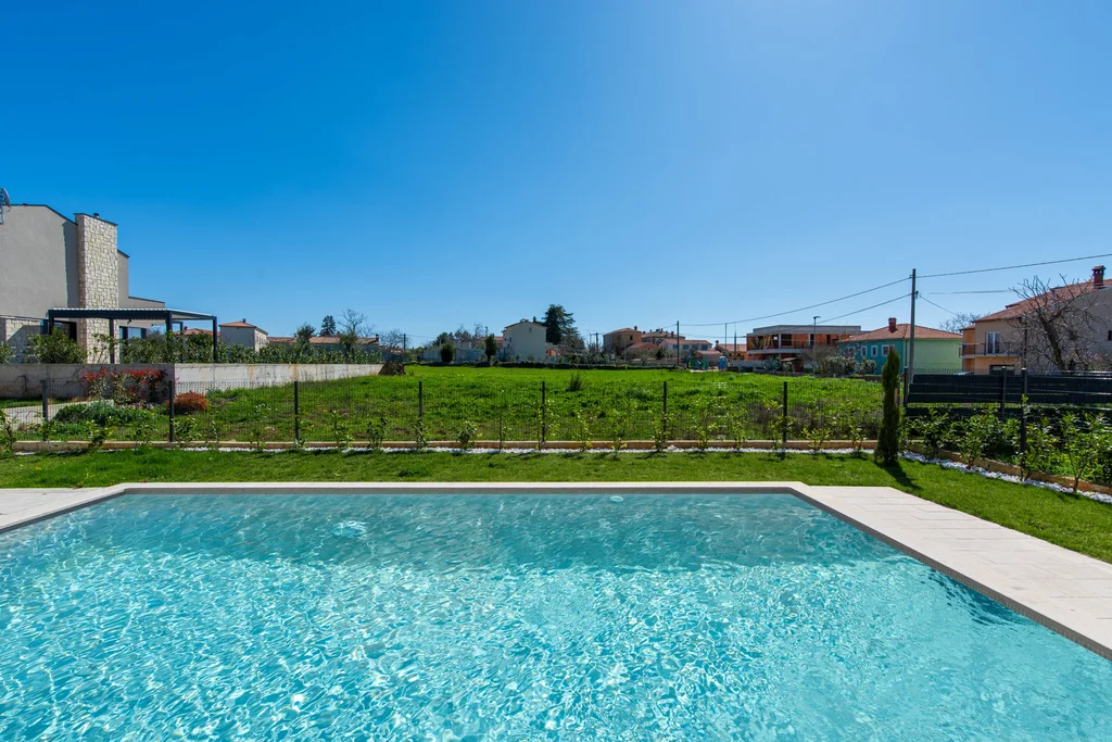 Contemporary Villa with Pool in Krnica
