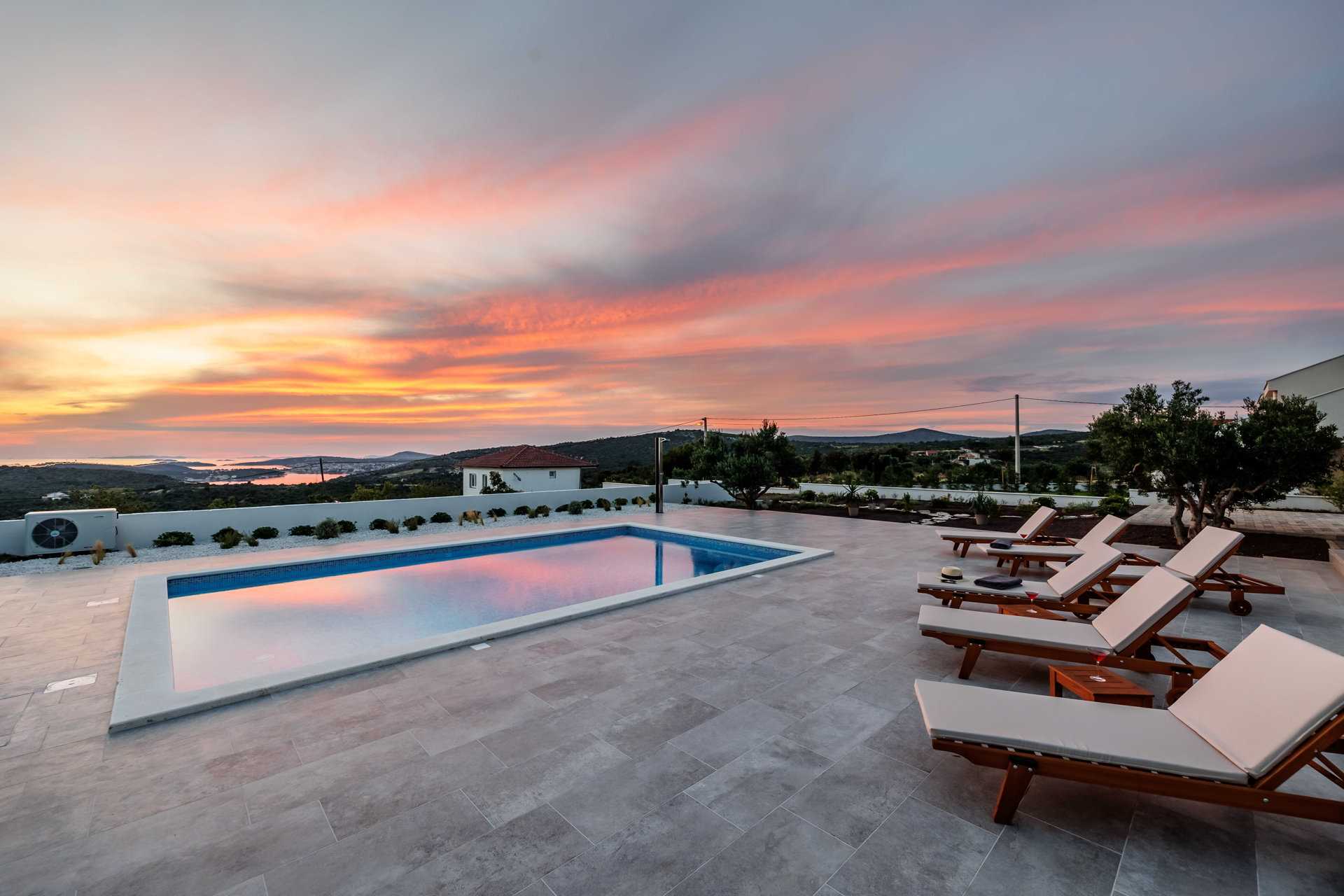 Villa Volare with Pool