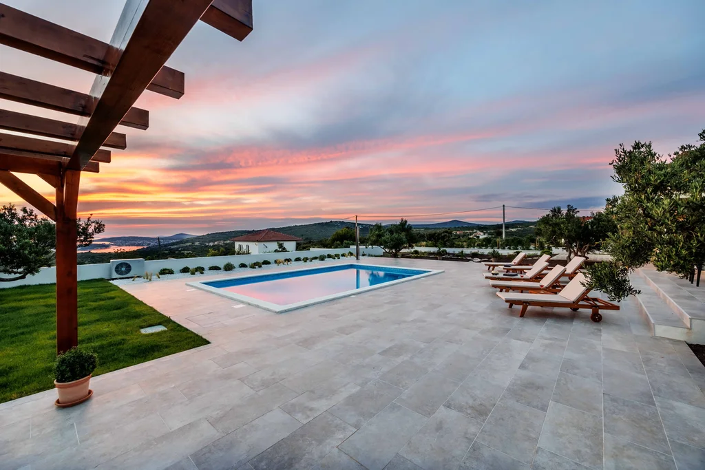 Villa Volare s bazenom