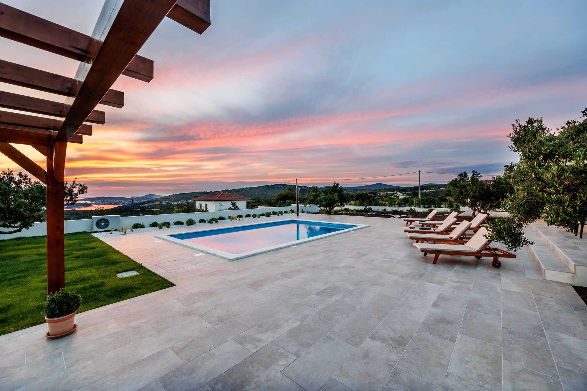 Villa Volare with Pool