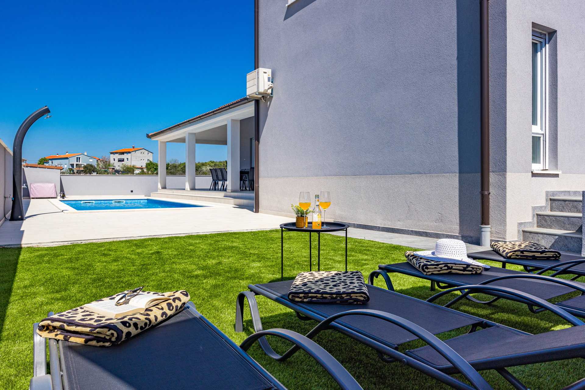 Villa Peony Grace s bazenom