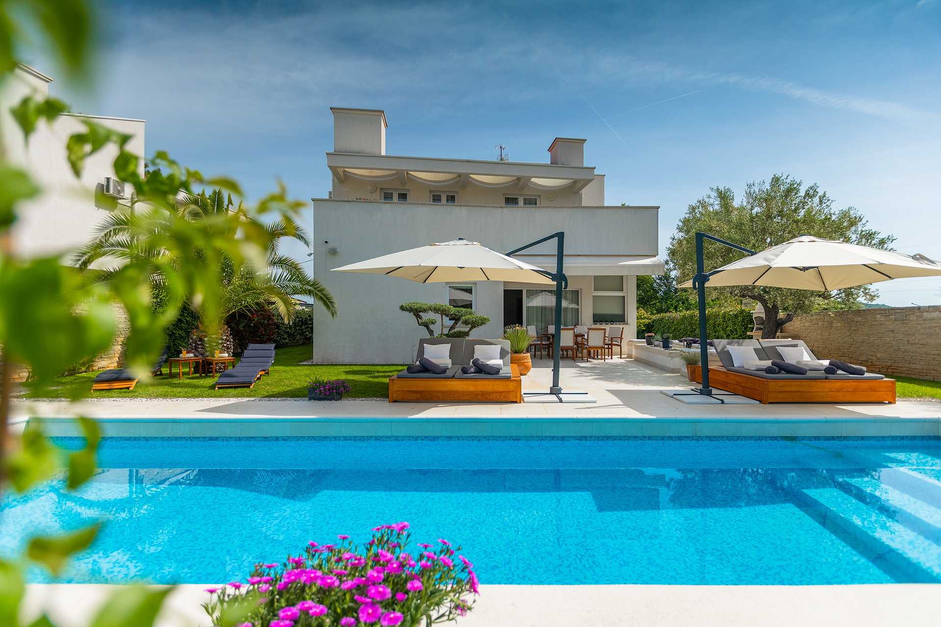 Villa Jardin Blanc with Pool