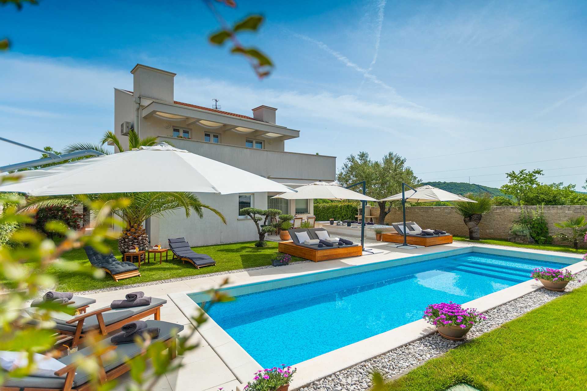 Villa Jardin Blanc with Pool