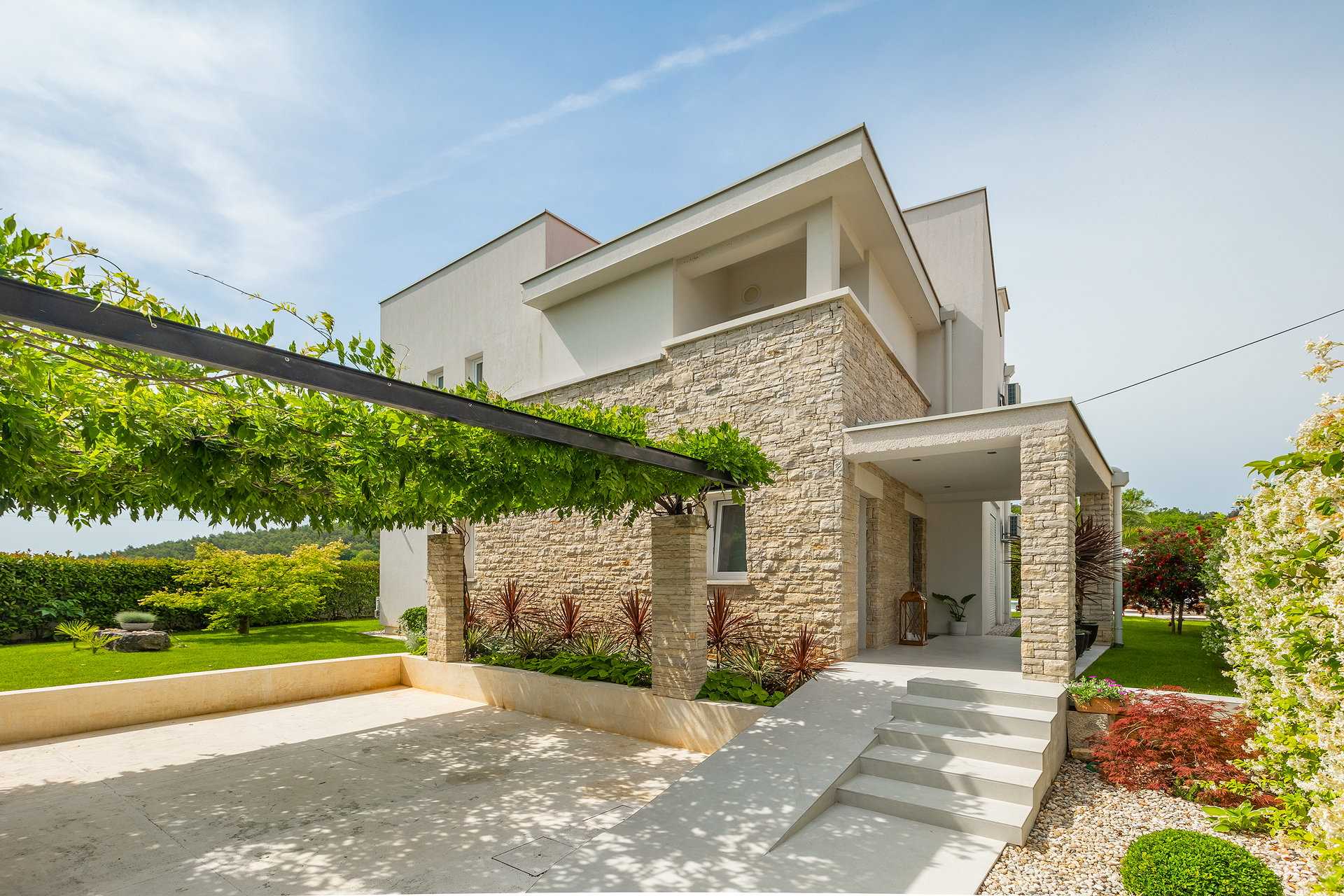 Villa Jardin Blanc with Pool