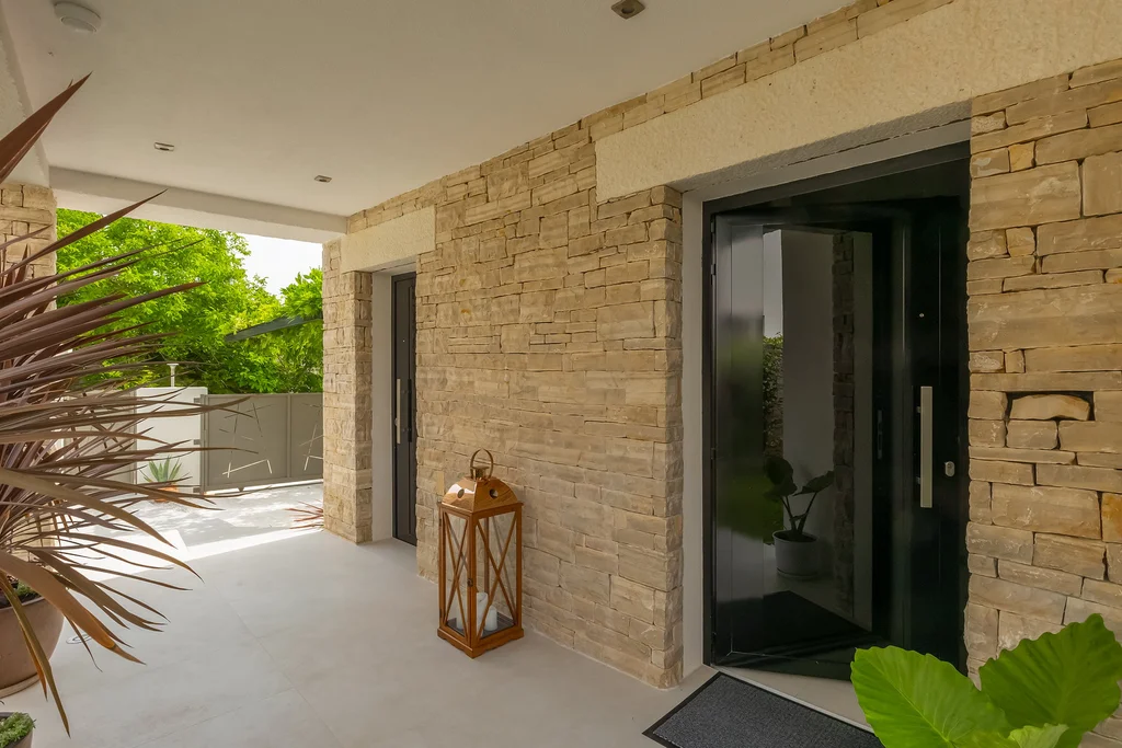 Modern Villa with Pool and Sauna in Rovinjsko Selo