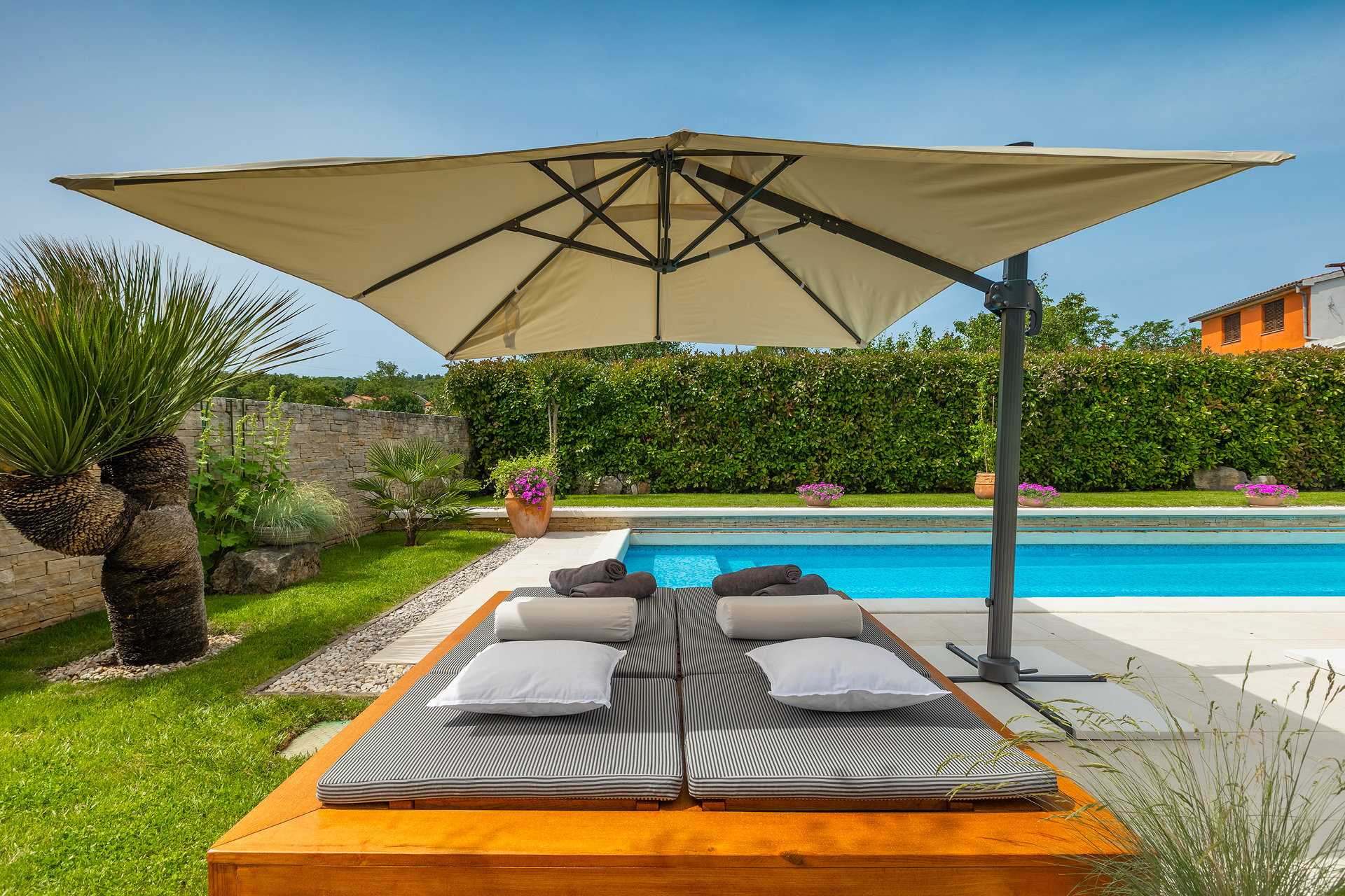 Villa Jardin Blanc with Pool