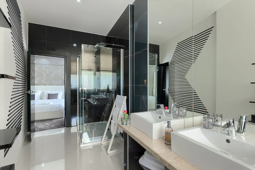 Modern Villa with Pool and Sauna in Rovinjsko Selo
