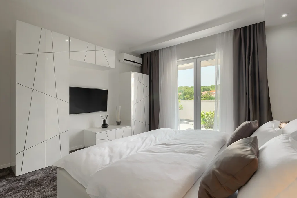 Modern Villa with Pool and Sauna in Rovinjsko Selo