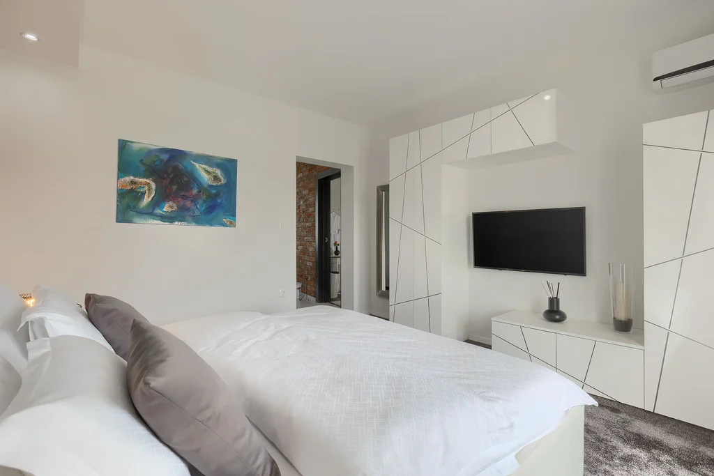 Modern Villa with Pool and Sauna in Rovinjsko Selo