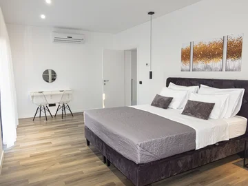 Spacious Villa Retreat in Viškovo