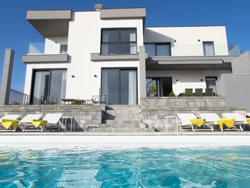 Spacious Villa Retreat in Viškovo