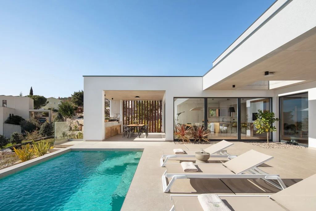 Modern Seaside Villa with Pool in Labin