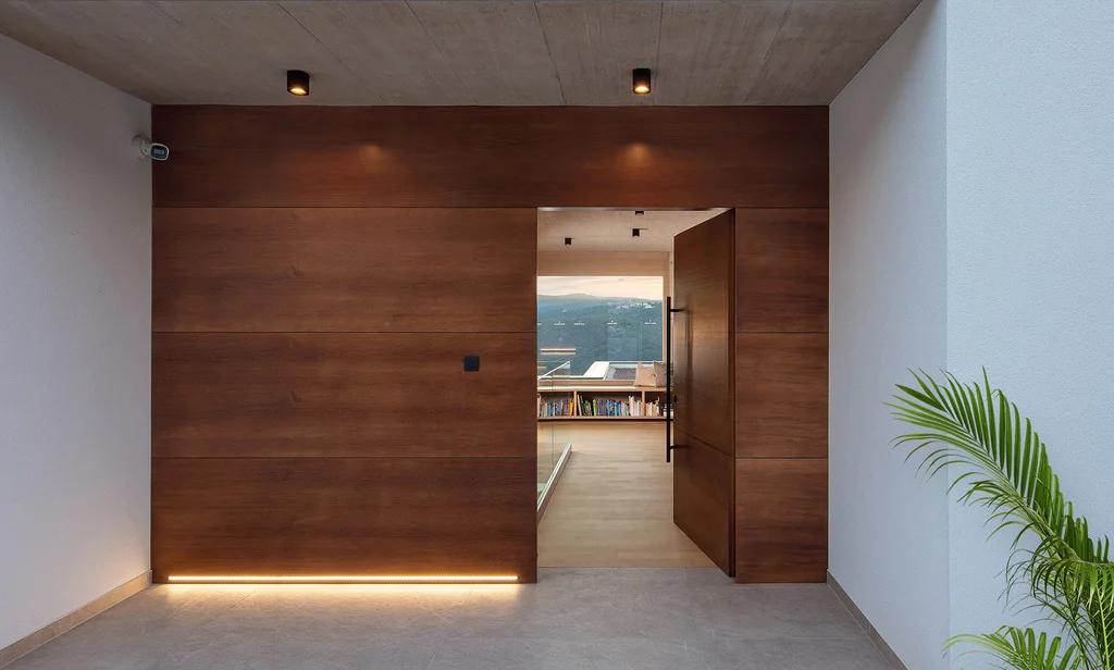 Modern Seaside Villa with Pool in Labin