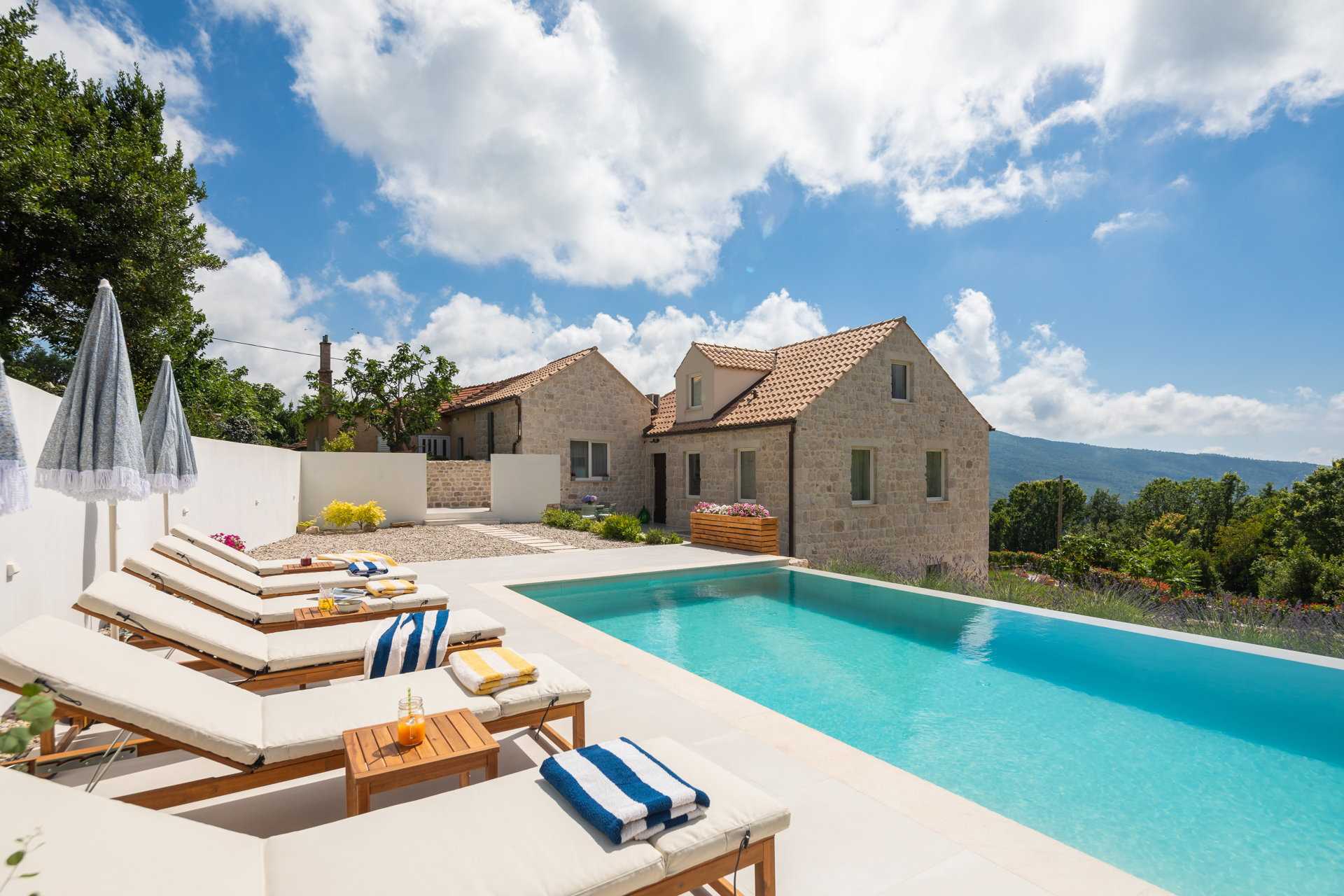 Villa Paradis Vert mit Pool