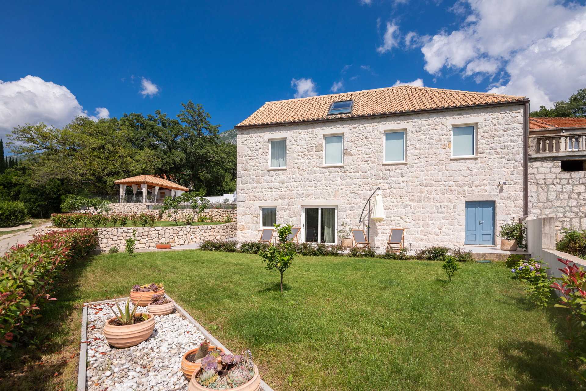Villa Paradis Vert mit Pool