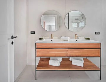 Modern Seafront Villa with Pool in Trogir